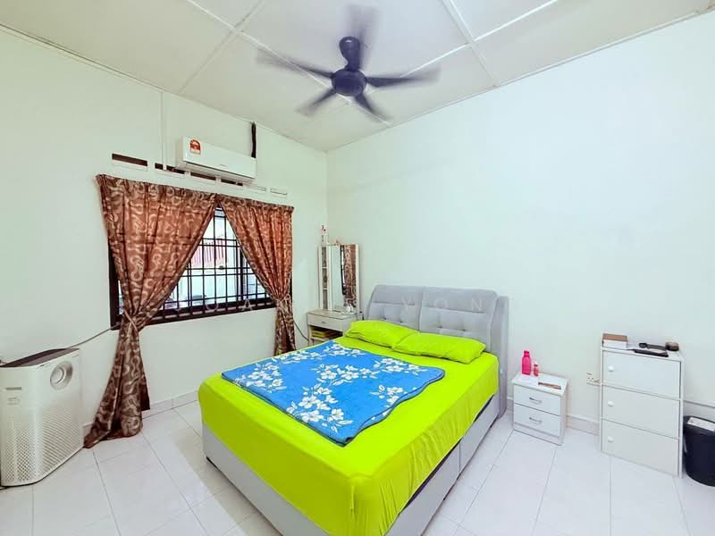 Single Storey Terrace @ Jalan Dedap 1, Taman Johor Jaya, Johor Bahru. Near Molek untuk Untuk Dijual - RM 538,000, Mac 2026 - Bedroom - PropertyGuru.com.my