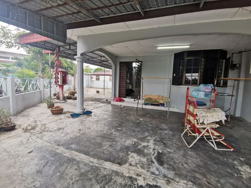 Menglembu Double Storey Intermediate Corner House Partial Furnished For Sale untuk Untuk Dijual - RM 380,000, Mac 2026 - Exterior - PropertyGuru.com.my