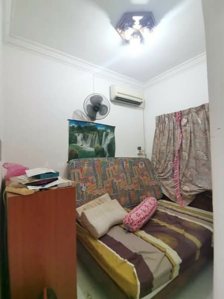 Menglembu Double Storey Intermediate Corner House Partial Furnished For Sale untuk Untuk Dijual - RM 380,000, Mac 2026 - Bedroom - PropertyGuru.com.my
