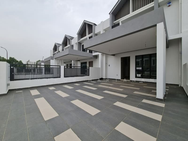 2-storey Terraced House for Sale in Shah Alam (Selangor) - Syukor Hartanah - Exterior - PropertyGuru.com.my
