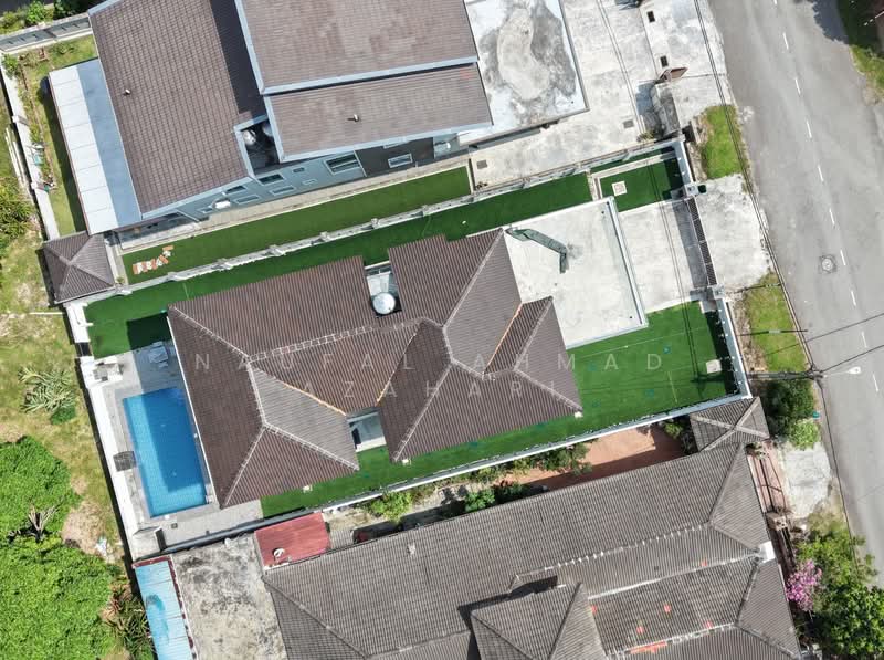 Bungalow for Sale in Lavender Heights (Senawang) - Naufal Ahmad Azahari - Drone view (Above zoom in) - PropertyGuru.com.my