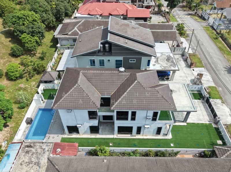 Bungalow for Sale in Lavender Heights (Senawang) - Naufal Ahmad Azahari - Drone view (Left zoom in) - PropertyGuru.com.my