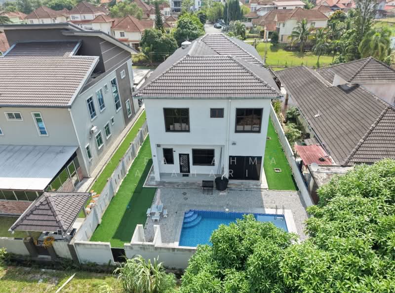 Bungalow for Sale in Lavender Heights (Senawang) - Naufal Ahmad Azahari - Drone view (Rear zoom in) - PropertyGuru.com.my