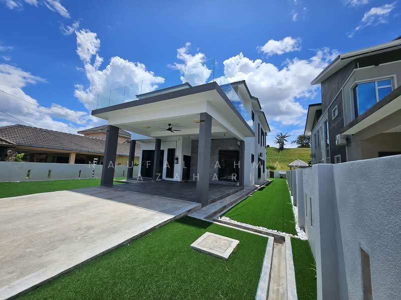 Bungalow for Sale in Lavender Heights (Senawang) - Naufal Ahmad Azahari - Exterior view right right - PropertyGuru.com.my