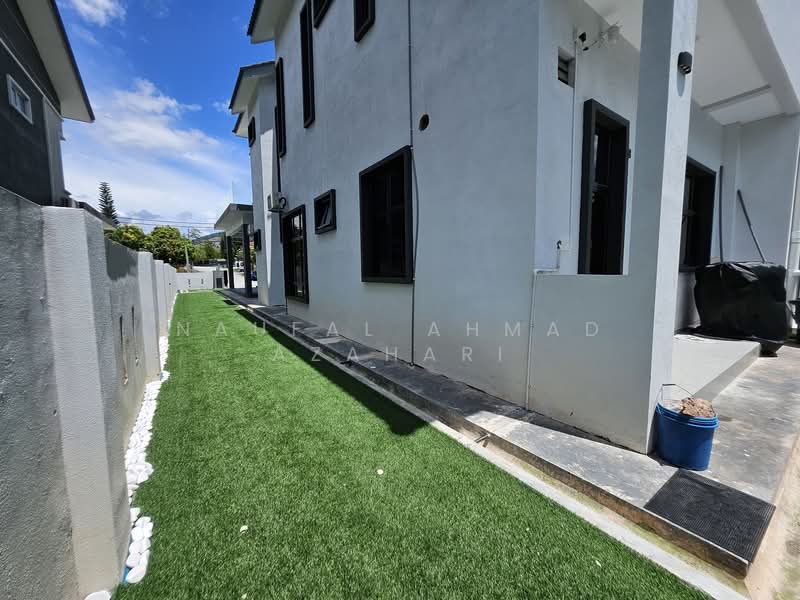 Bungalow for Sale in Lavender Heights (Senawang) - Naufal Ahmad Azahari - Exterior view right left - PropertyGuru.com.my
