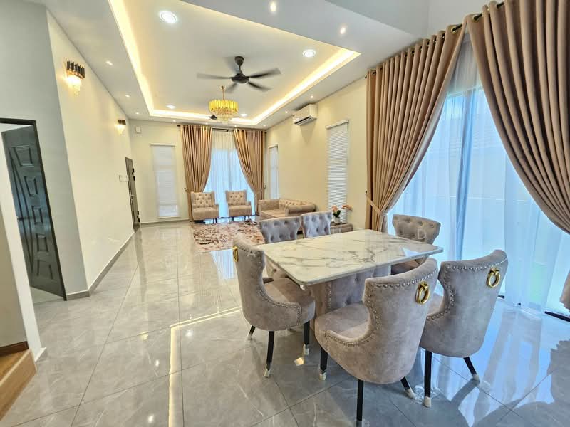 Bungalow for Sale in Lavender Heights (Senawang) - Naufal Ahmad Azahari - First dining area - PropertyGuru.com.my