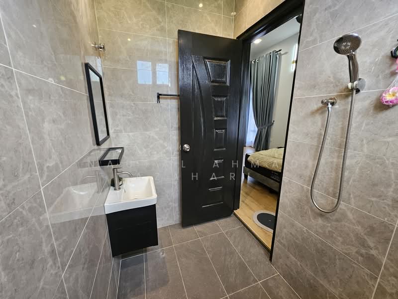 Bungalow for Sale in Lavender Heights (Senawang) - Naufal Ahmad Azahari - Fifth bathroom - PropertyGuru.com.my