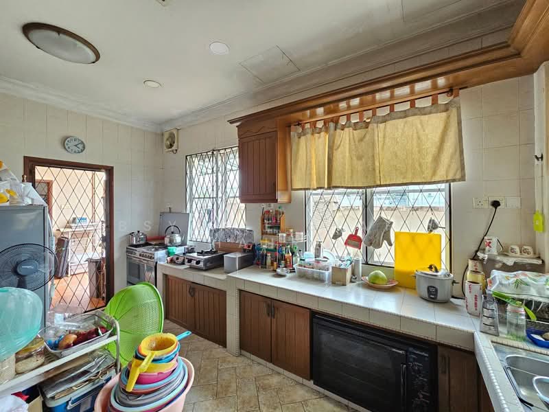 Bungalow for Sale in Glenmarie (Selangor) - Absyarie Syafiq Shahrin - Kitchen - PropertyGuru.com.my