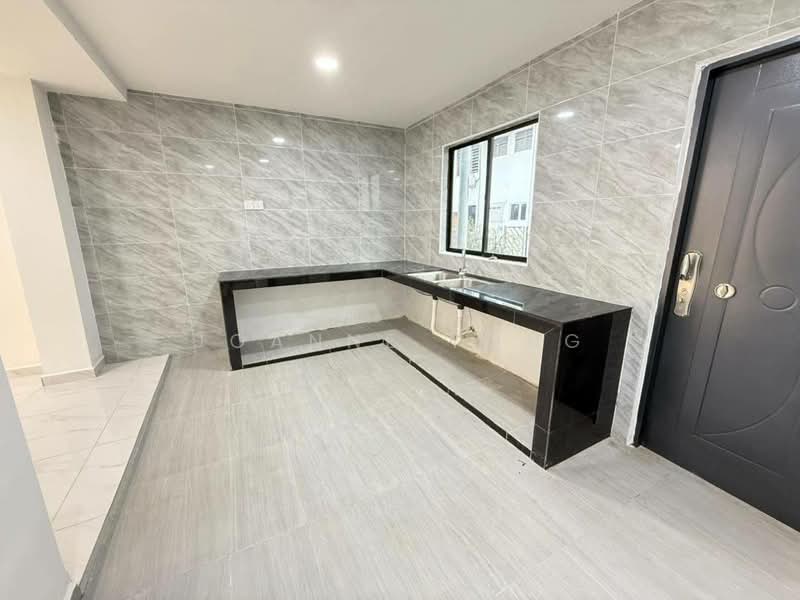 Double Storey Terrace House @ 334 Jalan Cermai 12, Taman Mesra, Saleng, Kulai Johor untuk Untuk Dijual - RM 450,000, Mac 2026 - Kitchen - PropertyGuru.com.my