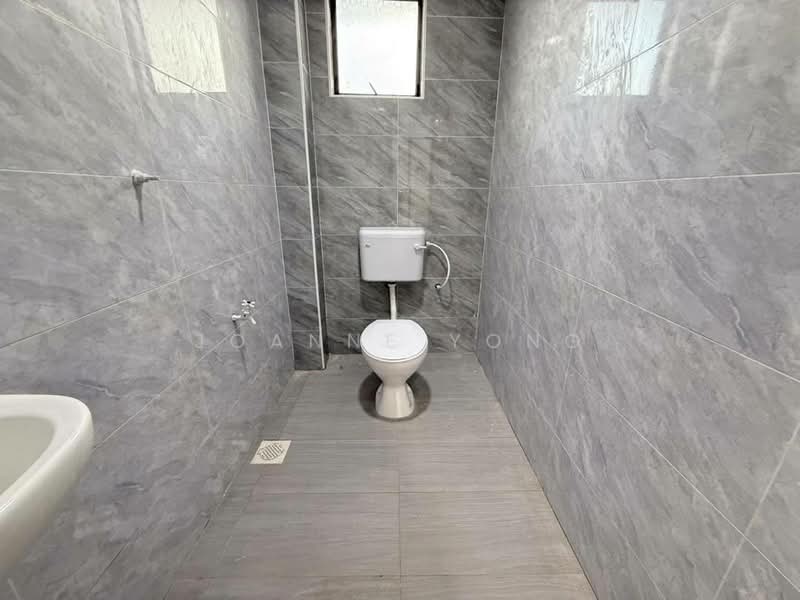 Double Storey Terrace House @ 334 Jalan Cermai 12, Taman Mesra, Saleng, Kulai Johor untuk Untuk Dijual - RM 450,000, Mac 2026 - Bathroom - PropertyGuru.com.my