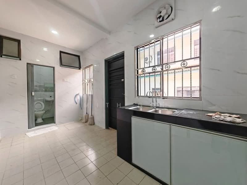 2-storey Terraced House for Sale in Taman Jaya Mas (Skudai) - Smith Goh - Kitchen - PropertyGuru.com.my