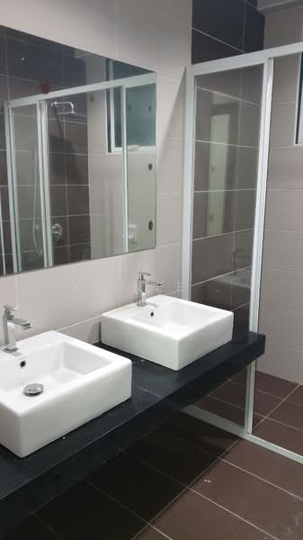 Semi-Detached House for Rent in Sungai Ara (Penang) - Xinnee . - Bathroom - PropertyGuru.com.my