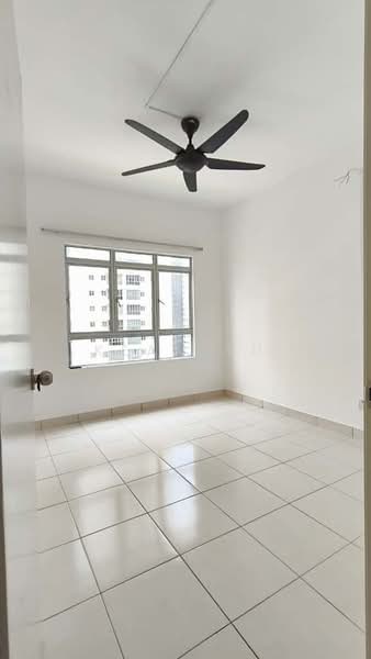 Sky Awani Residensi 1 untuk Untuk Disewa - RM 1,300 /bulan, Mac 2026 - Living Room - PropertyGuru.com.my