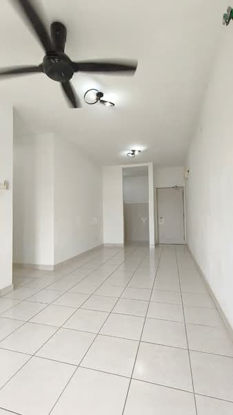 Sky Awani Residensi 1 untuk Untuk Disewa - RM 1,300 /bulan, Mac 2026 - Living Room - PropertyGuru.com.my