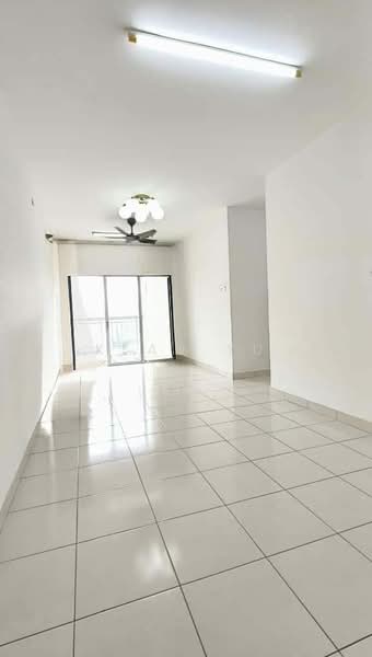 Sky Awani Residensi 1 untuk Untuk Disewa - RM 1,300 /bulan, Mac 2026 - Living Room - PropertyGuru.com.my