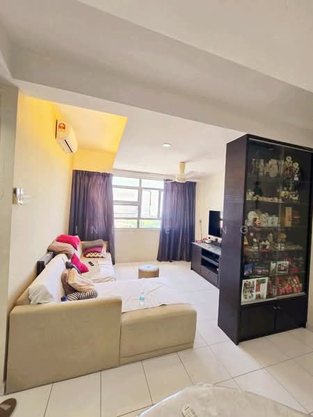 The Pulse Condominium untuk Untuk Dijual - RM 360,000, Mac 2026 - Living Room - PropertyGuru.com.my