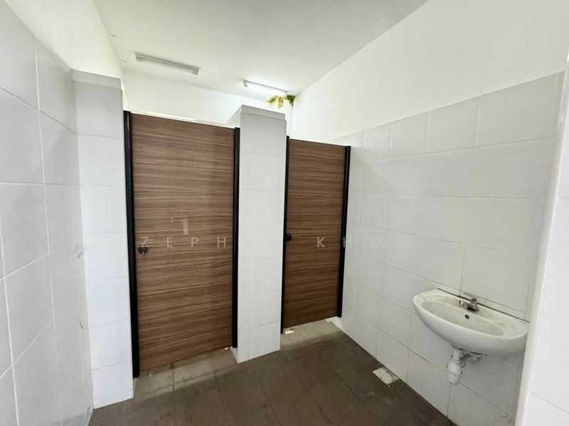 Taman Perindustrian Cemerlang untuk Untuk Disewa - RM 23,000 /bulan, Mac 2026 - Bathroom - PropertyGuru.com.my