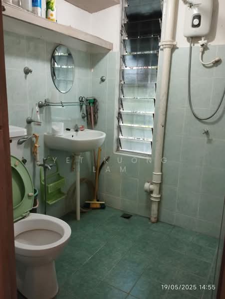 Seaview Garden untuk Untuk Dijual - RM 350,000, Mac 2026 - Bathroom - PropertyGuru.com.my