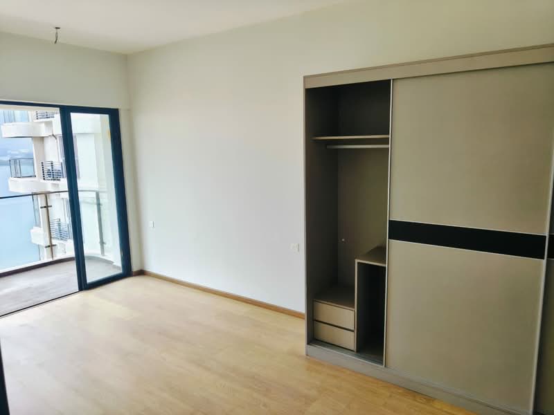 Condominium for Sale at Kings Bay @ Country Garden Danga Bay - Jimmy . - Balcony - PropertyGuru.com.my