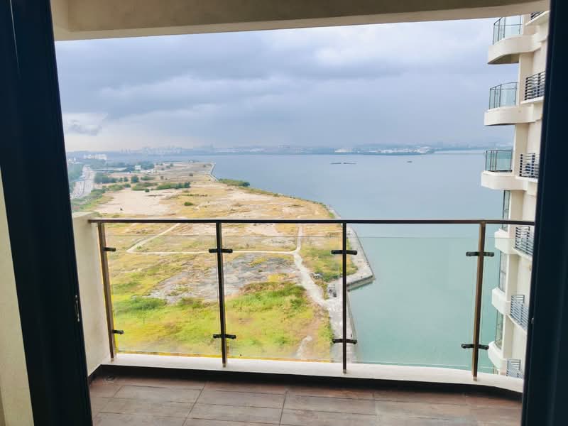 Condominium for Sale at Kings Bay @ Country Garden Danga Bay - Jimmy . - Balcony - PropertyGuru.com.my