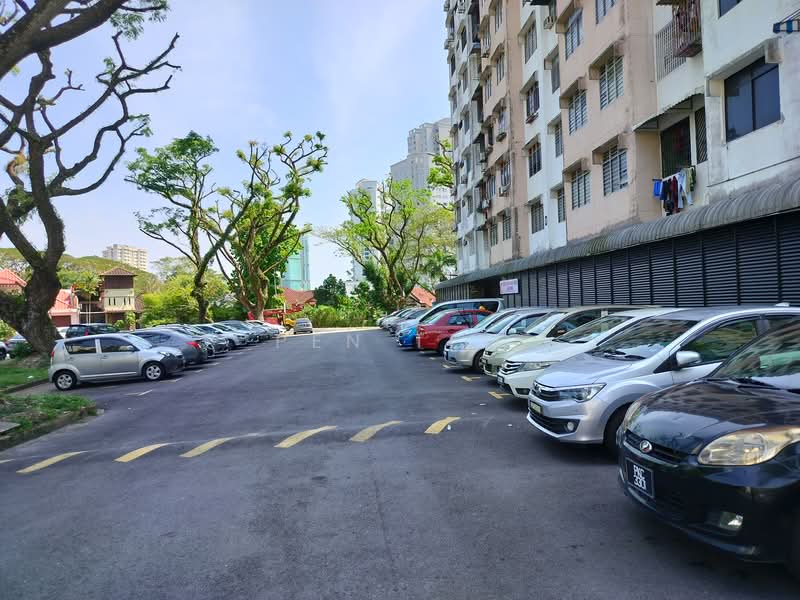 Taman Bukit Jambul untuk Untuk Disewa - RM 1,100 /bulan, Mac 2026 - Exterior - PropertyGuru.com.my