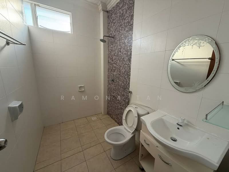 Taman Bukit Piatu Mutiara untuk Untuk Dijual - RM 580,000, Mac 2026 - Bathroom - PropertyGuru.com.my