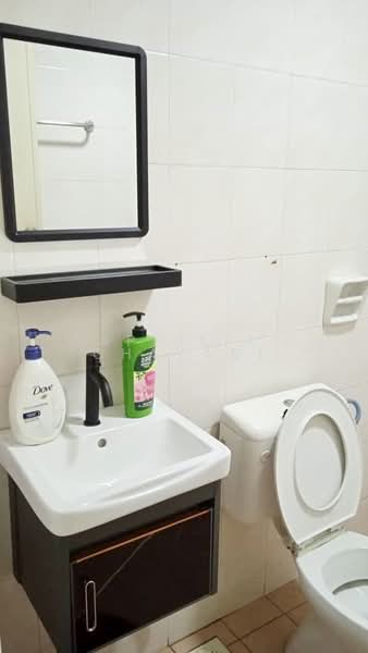 Servis Apartment untuk Dijual di Nusa Perdana Serviced Apartment - APRILIA CHAYADI - Bathroom - PropertyGuru.com.my