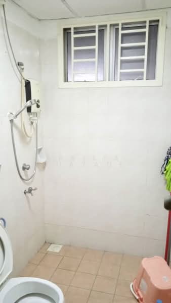 Servis Apartment untuk Dijual di Nusa Perdana Serviced Apartment - APRILIA CHAYADI - Bathroom - PropertyGuru.com.my