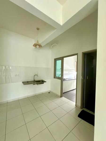 Kondominium untuk Disewa di The Golden Triangle Condominium - Gan Chun Kai - Kitchen - PropertyGuru.com.my