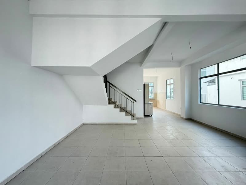 3-storey Terraced House for Sale in Taman Kundang Jaya (Rawang) - Elwin Mah - PropertyGuru.com.my