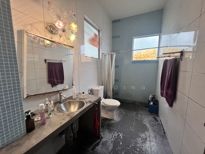 Bungalow for Sale in Country Heights (Kajang) - Elaine Ding - Bathroom - PropertyGuru.com.my