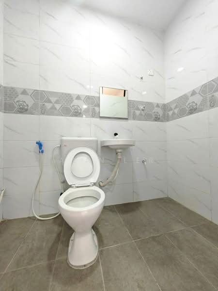 2-storey Terraced House for Sale in Taman Jaya Mas (Skudai) - Alan Ler - Bathroom - PropertyGuru.com.my