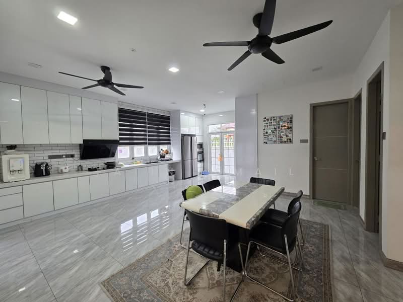 Rumah Banglo untuk Dijual di Bandar Mahkota Cheras (Cheras) - Fatin Ismail - Kitchen - PropertyGuru.com.my