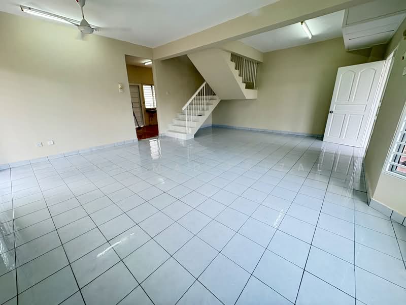 2-storey Terraced House for Rent in Bandar Tasik Kesuma (Beranang) - Muhamad Faizal Yunos - Living Room - PropertyGuru.com.my