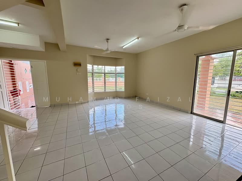 2-storey Terraced House for Rent in Bandar Tasik Kesuma (Beranang) - Muhamad Faizal Yunos - Living Room - PropertyGuru.com.my