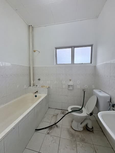 2-storey Terraced House for Rent in Bandar Tasik Kesuma (Beranang) - Muhamad Faizal Yunos - Bathroom - PropertyGuru.com.my