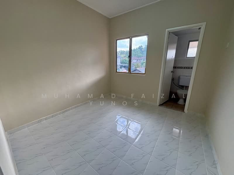 2-storey Terraced House for Rent in Bandar Tasik Kesuma (Beranang) - Muhamad Faizal Yunos - Bathroom - PropertyGuru.com.my