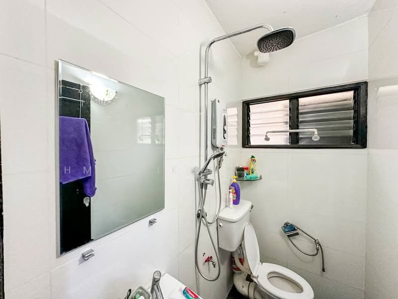 Apartment for Sale at Pangsapuri Carlina - Ahmad Ikhwan Arif - Bathroom - PropertyGuru.com.my
