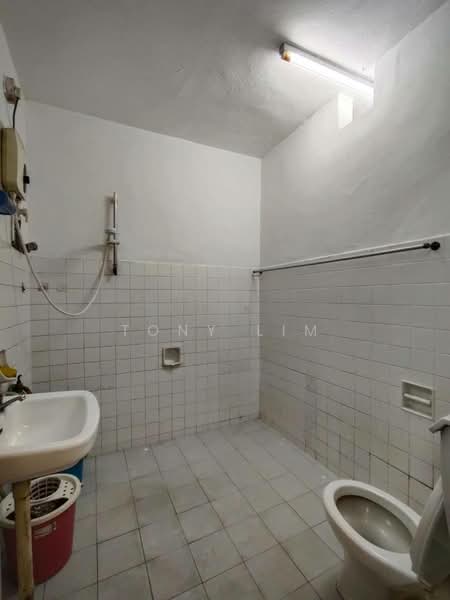 Taman Pelangi Taman Pelangi Tamans Pelangis untuk Untuk Disewa - RM 2,300 /bulan, Mac 2026 - Bathroom - PropertyGuru.com.my