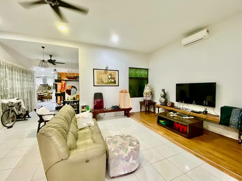 2-storey Terraced House for Sale in Klang (Selangor) - Zahiruddin Rahman - Living Room - PropertyGuru.com.my
