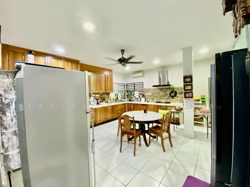 2-storey Terraced House for Sale in Klang (Selangor) - Zahiruddin Rahman - Kitchen - PropertyGuru.com.my