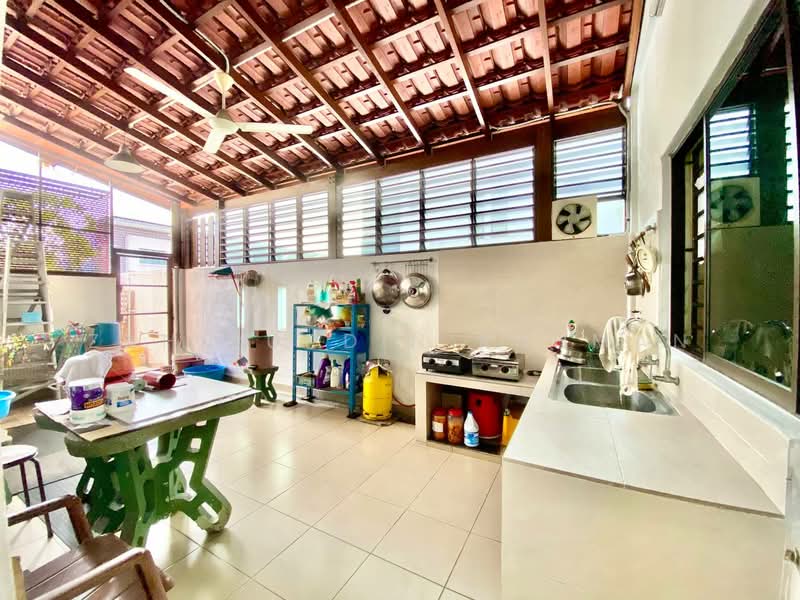 2-storey Terraced House for Sale in Klang (Selangor) - Zahiruddin Rahman - Kitchen - PropertyGuru.com.my
