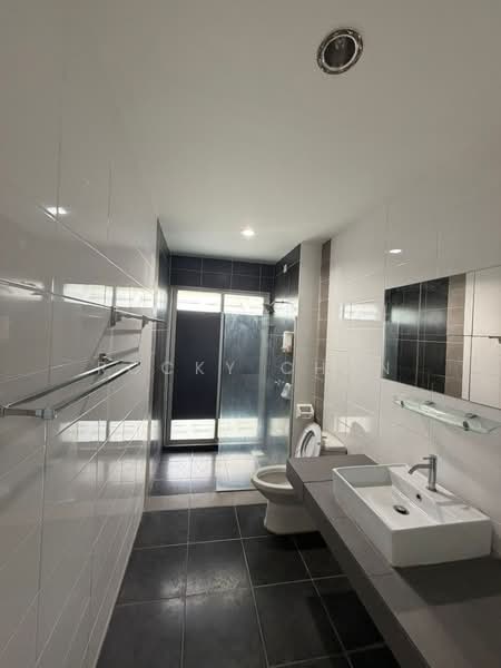 2-storey Terraced House for Sale in Sungai Buloh (Selangor) - Rocky Chan - Bathroom - PropertyGuru.com.my