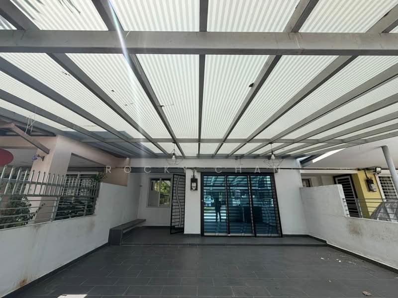 2-storey Terraced House for Sale in Sungai Buloh (Selangor) - Rocky Chan - Exterior - PropertyGuru.com.my