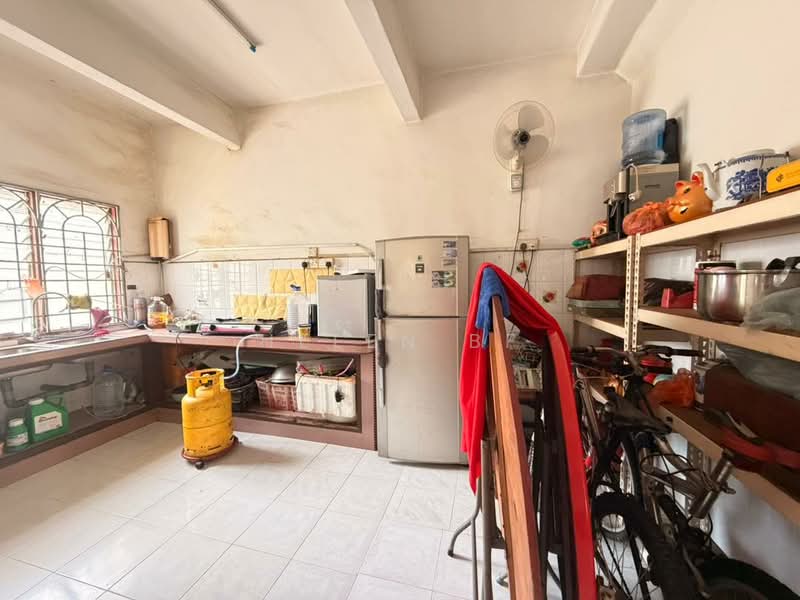 Rumah Teres 2 Tingkat untuk Dijual di Taman Pokok Mangga (Balai Panjang) - Helen BF - Kitchen - PropertyGuru.com.my