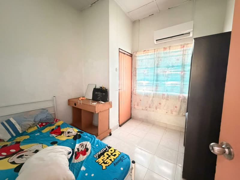 Rumah Teres 2 Tingkat untuk Dijual di Taman Pokok Mangga (Balai Panjang) - Helen BF - Bedroom - PropertyGuru.com.my