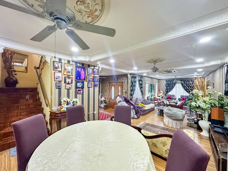 Taman Seri Ampang untuk Untuk Dijual - RM 1,800,000, Mac 2026 - Living Room - PropertyGuru.com.my