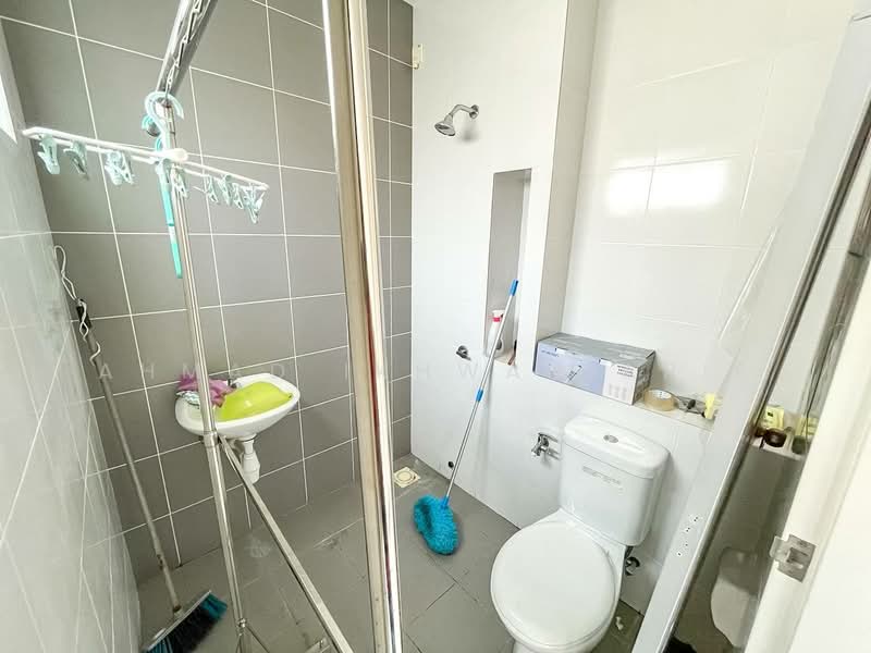 2-storey Terraced House for Sale in Eco Grandeur (Puncak Alam) - Ahmad Ikhwan Arif - Bathroom - PropertyGuru.com.my