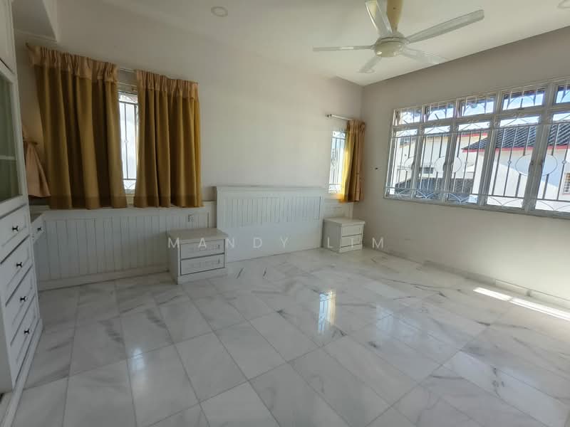 Semi-Detached House for Sale in Island Glades (Jelutong) - Mandy Lim - Bedroom - PropertyGuru.com.my