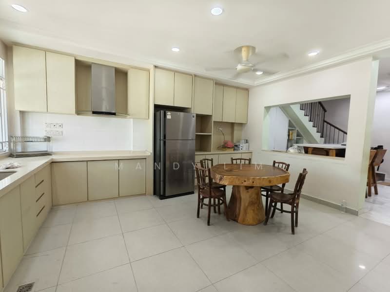 Semi-Detached House for Sale in Island Glades (Jelutong) - Mandy Lim - Kitchen - PropertyGuru.com.my